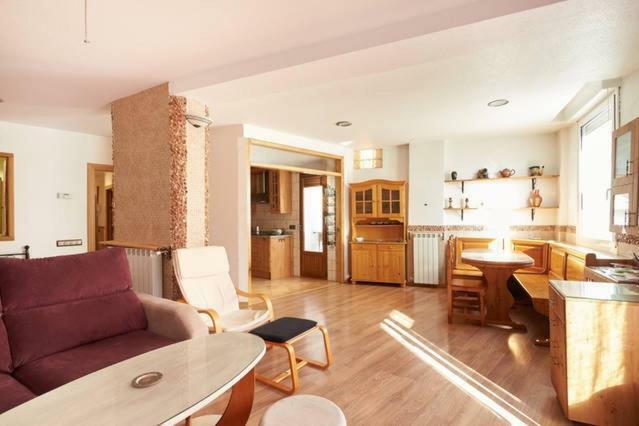 Trampantojo Apartamento En El Corazon De Pamplona Exterior foto