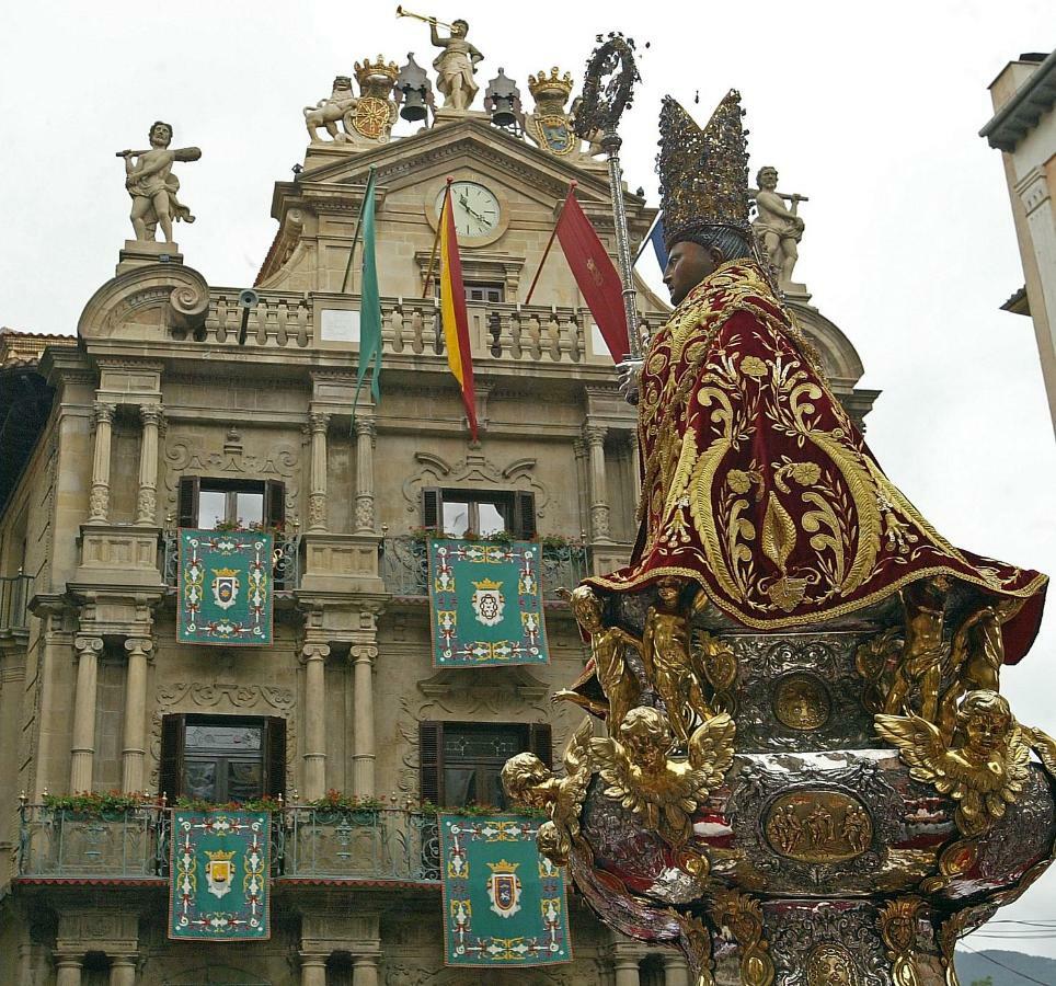 Trampantojo Apartamento En El Corazon De Pamplona Exterior foto