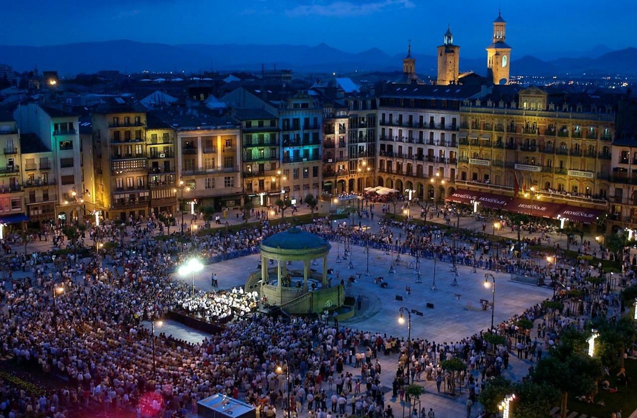 Trampantojo Apartamento En El Corazon De Pamplona Exterior foto