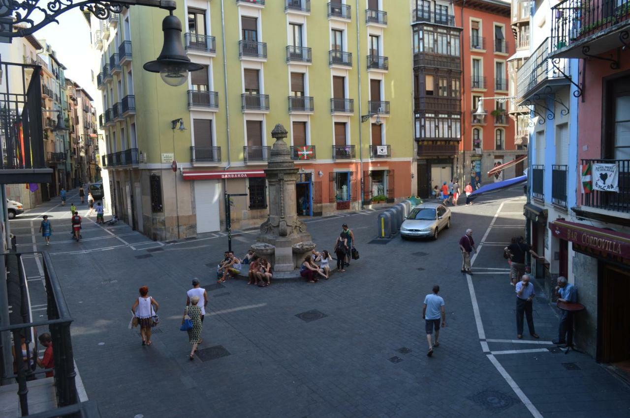 Trampantojo Apartamento En El Corazon De Pamplona Exterior foto